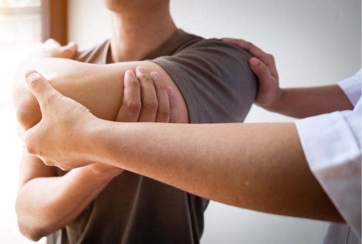 Dolore post-operatorio localizzato sul braccio.